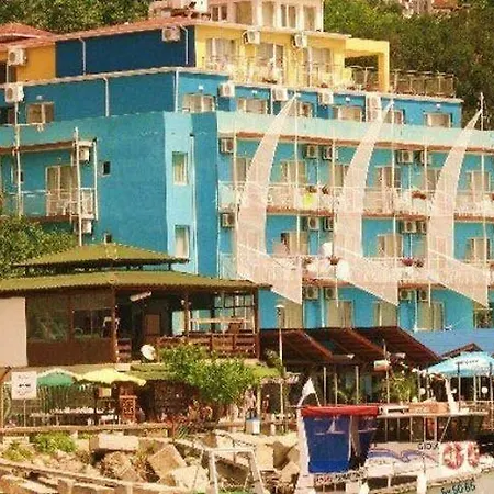 Lotos Otel 3*