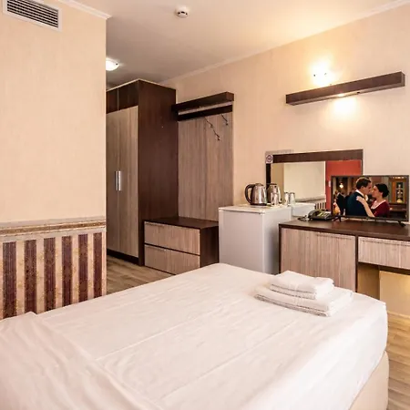Otel Lotos 3*