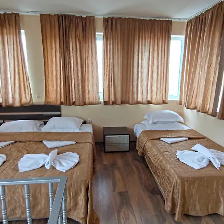 Lotos Hotel 3*