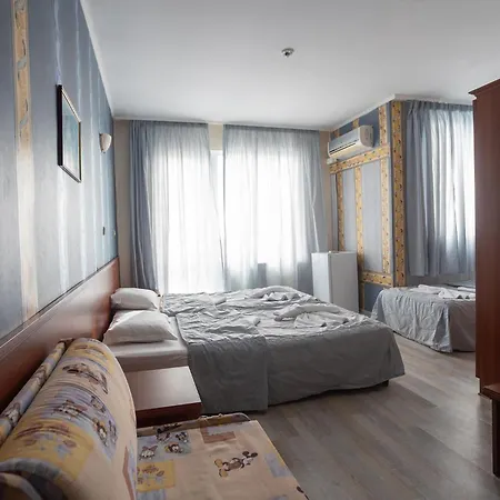 Lotos Hotel 3*
